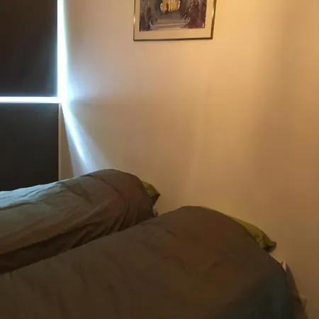 Le Depot 2 406 アパート マルメディ