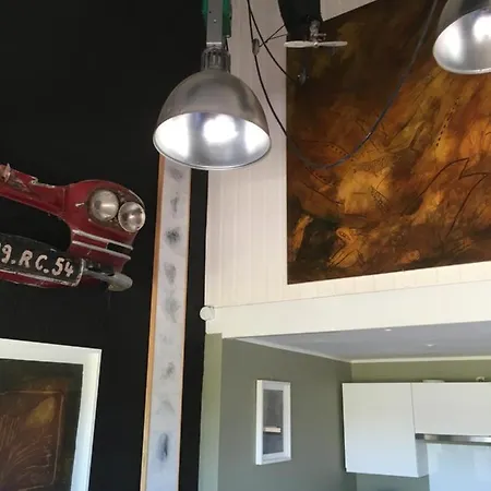 Le Depot 2 406
